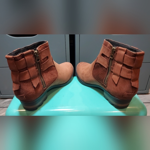 SOREL Lolla Bootie ☆ Waterproof Zip-Up Ankle Boot ☆ Size 8 Womens - Picture 7 of 14